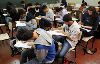 Senado aprova reforma do ensino médio com ampliação da carga horária e inclusão de língua espanhola