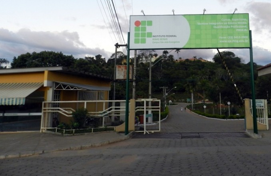 Campus São João Evangelista celebra a nota 4 no Enade do curso de  Administração